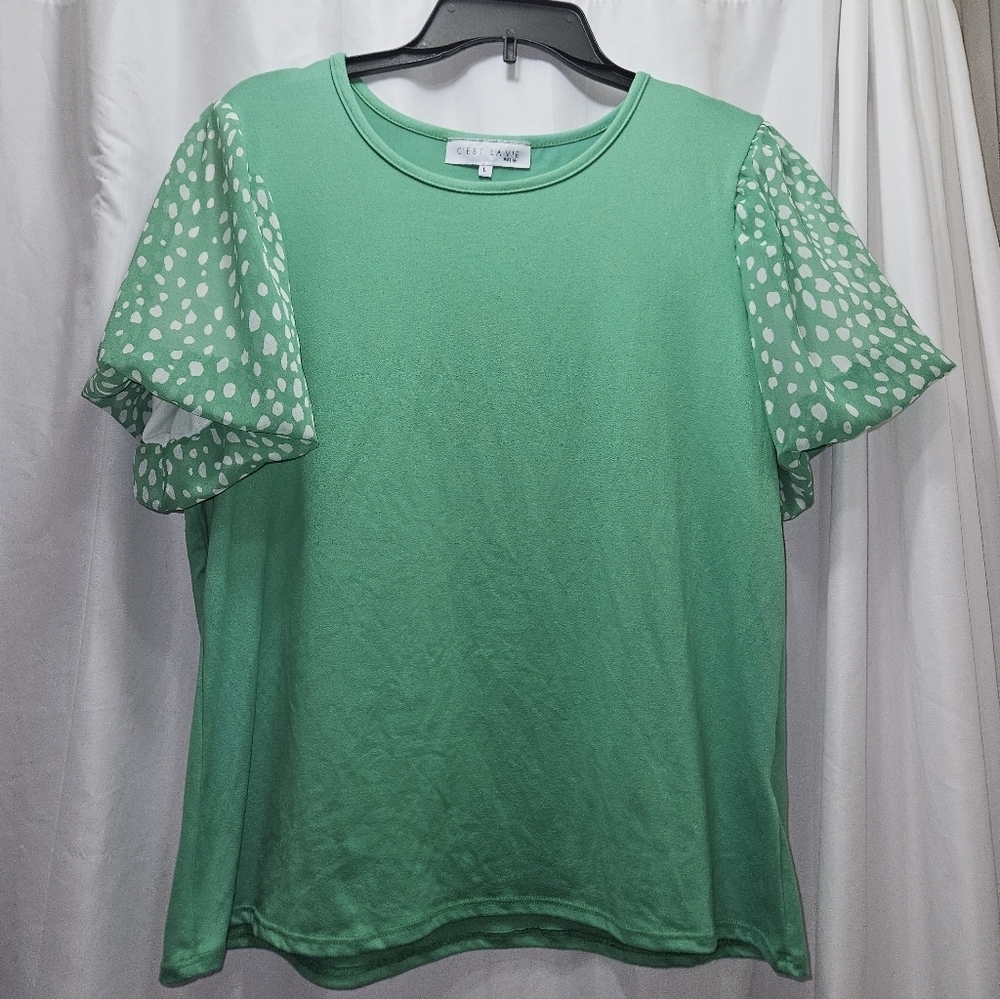 Vintage Y2K C’EST LA VIE Green Polka Dot Puff Sleeve Top!
